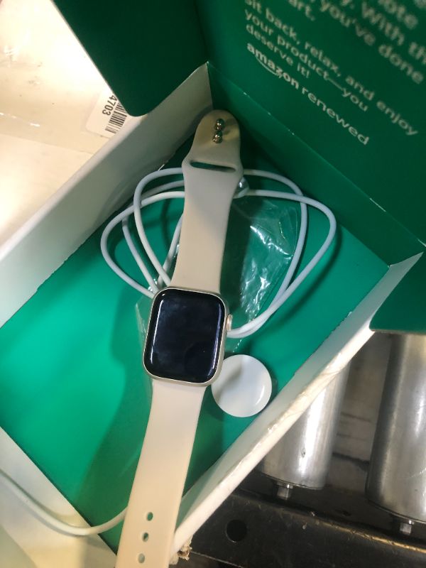 Photo 1 of Apple Watch Series 9 (GPS + Cellular 45mm) Midnight Aluminum Case with Midnight Sport Band M/L (Renewed)