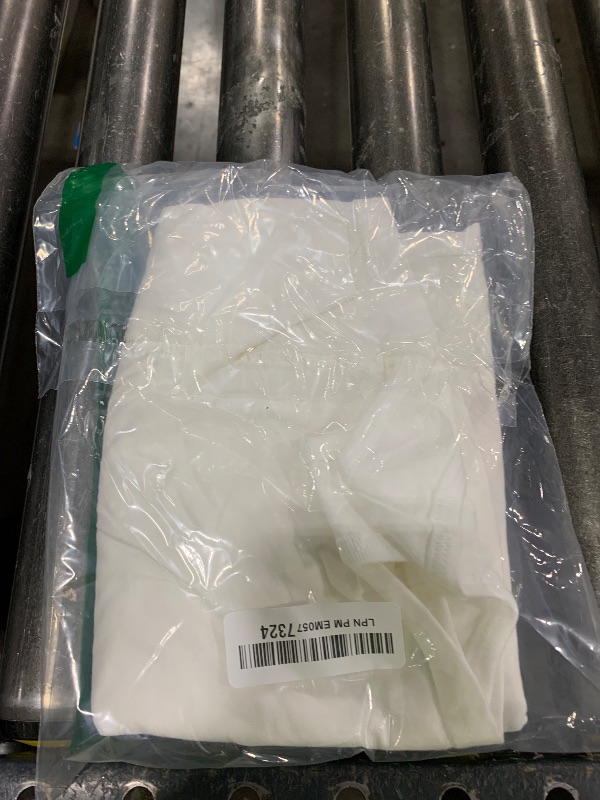 Photo 1 of WHITE TOP 
SIZE UNKOWN 