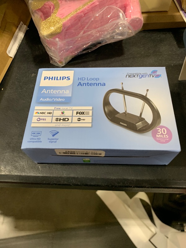 Photo 1 of Philips Modern Loop Rabbit Ears Indoor TV Antenna, 15 inch Extendable Dipoles, 4K 1080P VHF UHF, Tabletop Antenna, Digital HDTV Antenna, Smart TV Compatible, 4ft Coaxial Cable, Black, SDV7114A/27