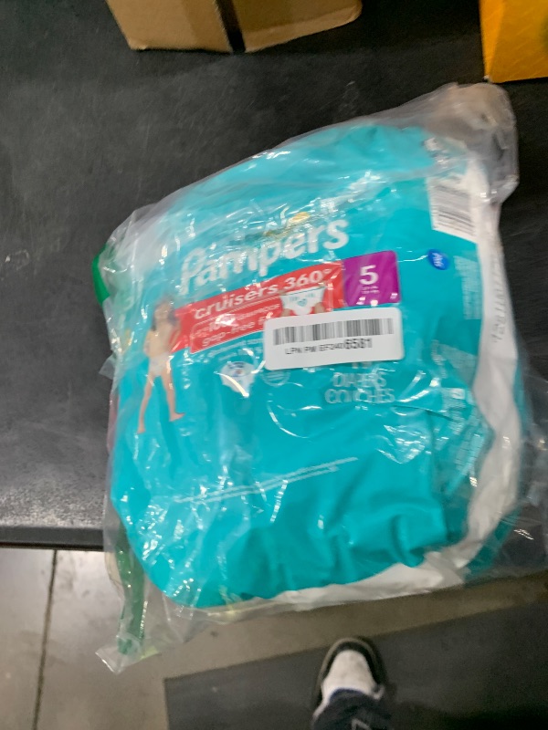 Photo 1 of Pampers Diapers - Cruisers 360 - Size 5, 19 Count, Babyproof up to 100% Leakproof Pull-On Diaper (Packaging May Vary)
