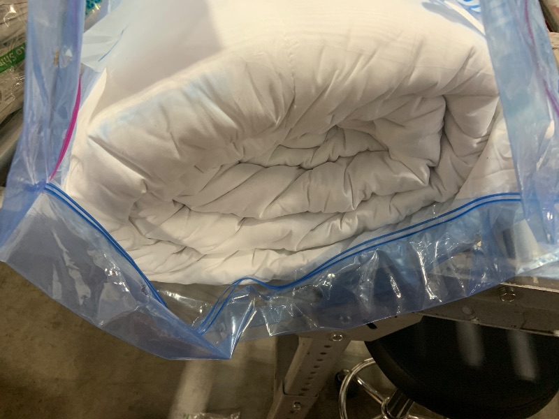 Photo 1 of Bedsure Comforter Duvet Insert - Quilted Comforters Cal King Size, All Season Duvet, Down Alternative Bedding, with 8 Tabs, Gifts for Women/Men, White,Alaskan King 130x120 Inches