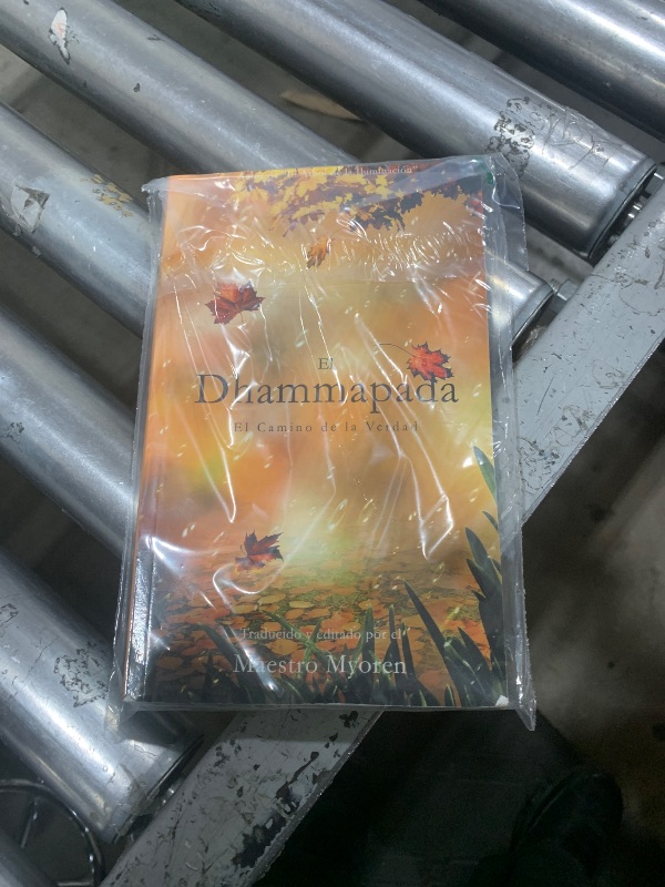 Photo 1 of El Dhammapada: El Camino de la Verdad (Spanish Edition)