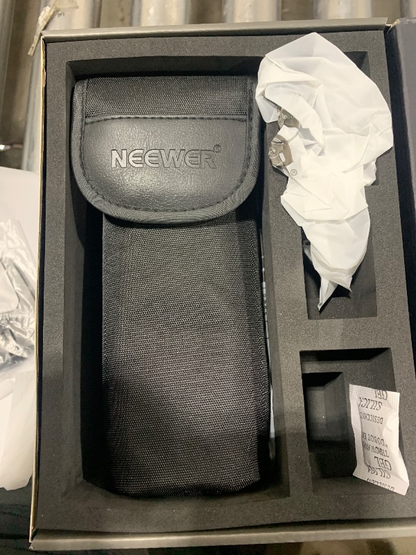 Photo 1 of NEEWER Z2-F 2.4G TTL Round Head Camera Flash Speedlite Compatible with Fujifilm, 76Ws 1/8000s HSS Flash Upgraded UI, 2 Modeling Lamps TTL/M Quick TCM Switch 7.2V/3000mAh Battery 600 Full Power Flash