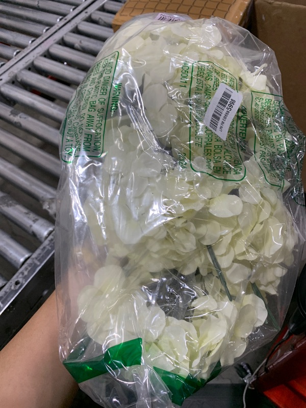 Photo 1 of Flojery Silk Hydrangea Heads Artificial Flowers Heads with Stems for Home Wedding Decor,Pack of 10 (White)