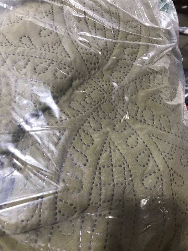 Photo 1 of Love's Cabin California King Size Bedding Set - Green Bedspreads with Lightweight Summer Quilt - Coin Pattern Coverlet for All Season - 3 Piece (1 Quilt, 2 Pillow Shams)