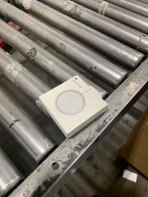 Photo 1 of Apple MagSafe Charger (2m) - Wireless Charger with Fast Charging Capability, Compatible with iPhone and AirPods ???????
