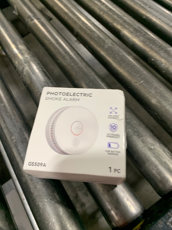 Photo 1 of Jemay  Detector Fire Alarms 9V Battery Operated with Photoelectric Sensor, Smoke Alarms Easy to Install, 1 Pack