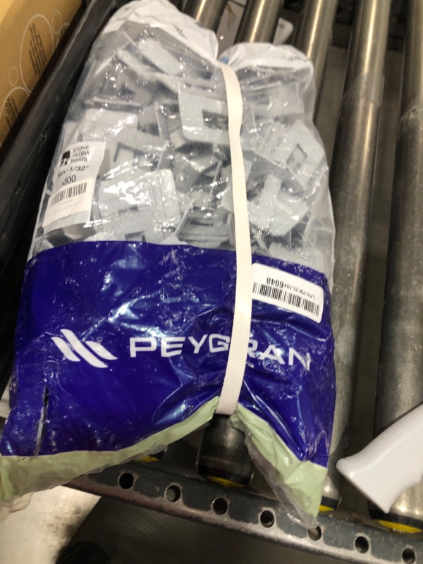 Photo 1 of Peygran Leveling Tabs 16-30mm Tile Thickness 1mm Pack of 300