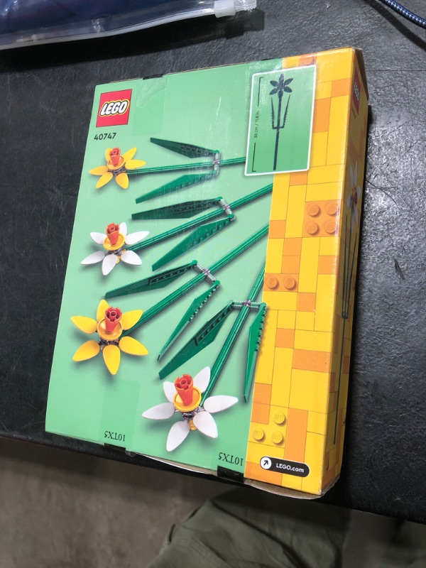 Photo 1 of LEGO Daffodils - Building Toy for Kids, Girls and Boys, Ages 8+ - Birthday Gift for Kids - Artificial Daffodil for Bedroom Decor and Display - 40747
