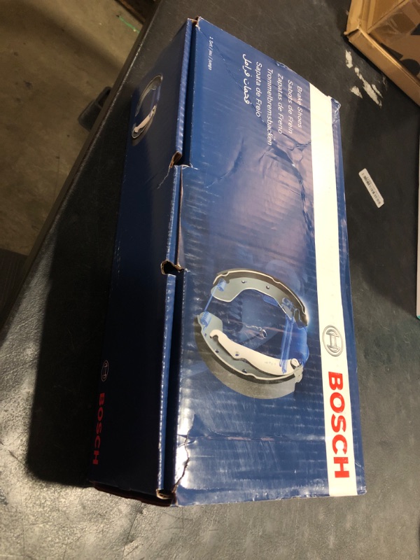 Photo 1 of BOSCH BS723 Blue Drum Brake Shoe Set - Compatible With Select Ford E-150, E-150 Club Wagon, E-150 Econoline, E-150 Econoline Club Wagon, F-150; Lincoln Town Car; REAR