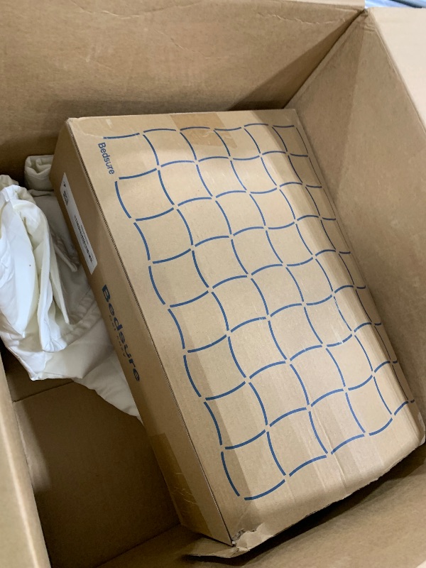 Photo 1 of Bedsure Cooling Quilt - Cooling Comforter King Size, Moisture-Wicking and Silky Soft for Hot Sleepers and Night Sweats, Luxury Tencel Lyocell Cotton Bedspread, Lightweight & Breathable Summer Quilt