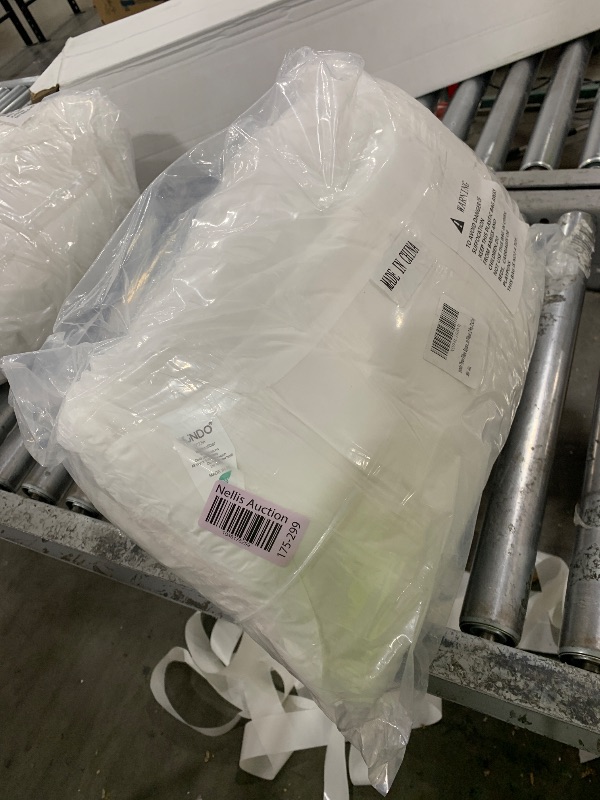 Photo 1 of yundo Throw Pillow, Square Decorative Pillow Forms Soft Fluffy Plump Pillow Decorative Pillow Inserts -Couch Pillows (2 Pcs, 22x22in)