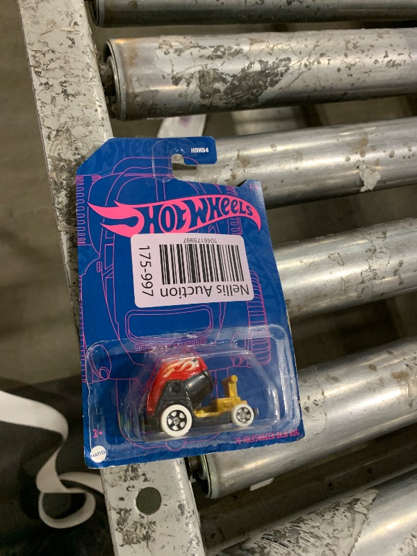 Photo 1 of Hot Wheels Pearl and Chrome 2022 Vehicle 70 Volkswagen Baja Bug