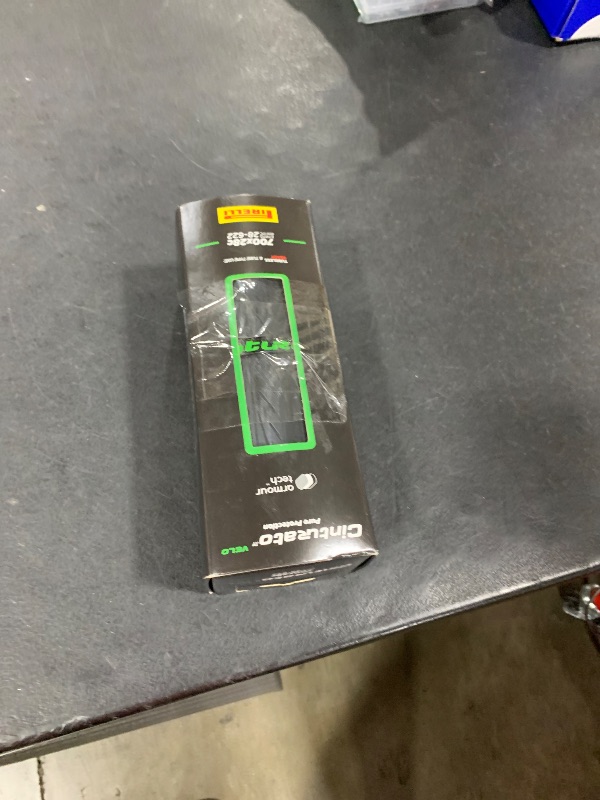 Photo 1 of Pirelli Cinturato Velo TLR 28-622 (700 x 28c) Road Bike Tire - Ultimate Protection for Confidence in Harsh Conditions - Versatile Design for Long-Distance Adventures (1 Tire)