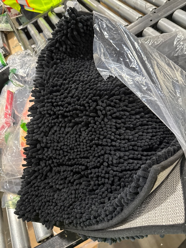 Photo 1 of Bathroom floor mat