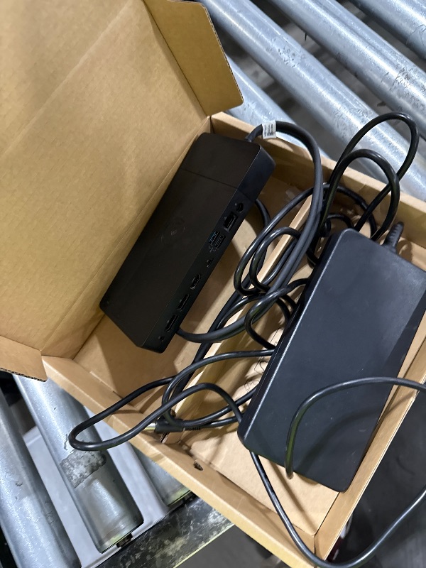 Photo 1 of Dell ThunderBolt 4 Dock (WD22TB4)