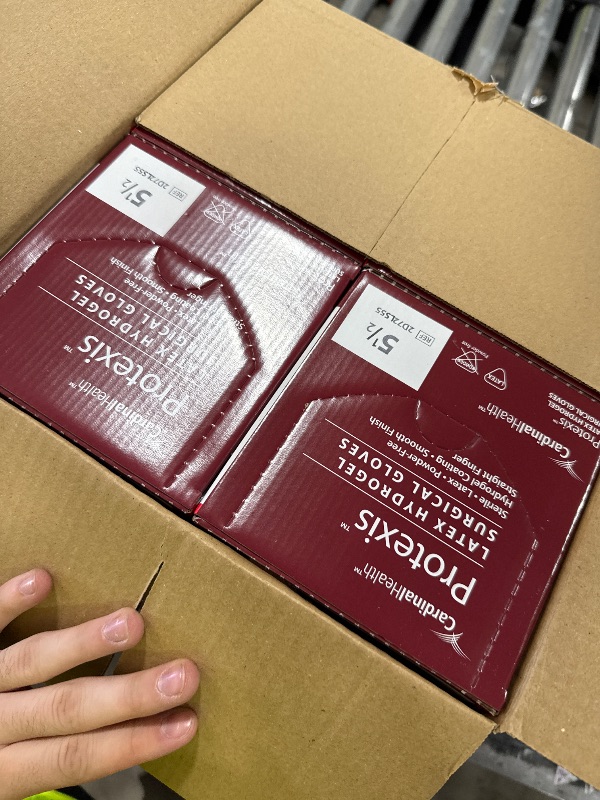 Photo 1 of Protects latex hydrogel surgical gloves x200 5 1/2
