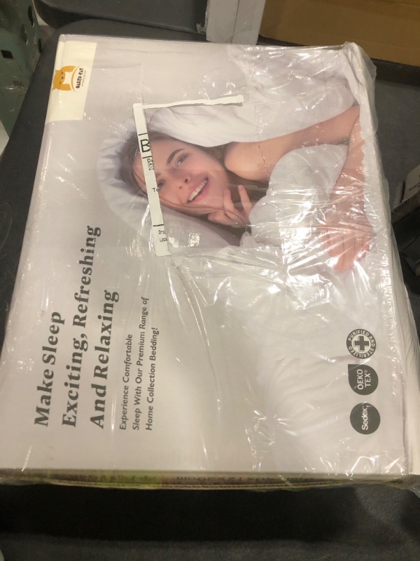 Photo 1 of Oaken-Cat ?100% Organic Cotton Cover Wool Comforter Insert- Full/Queen Size Fluffy Duvet Insert, Machine Washable Wool Blanket, Lightweight Bed Duvet for All Season (White, 90"x90")