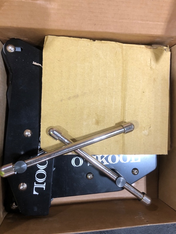 Photo 1 of O'SKOOL Miter Max Corner Clamp for Woodworking, Making Window Casing, Making Door Casing, Crafting Projects-2 pack