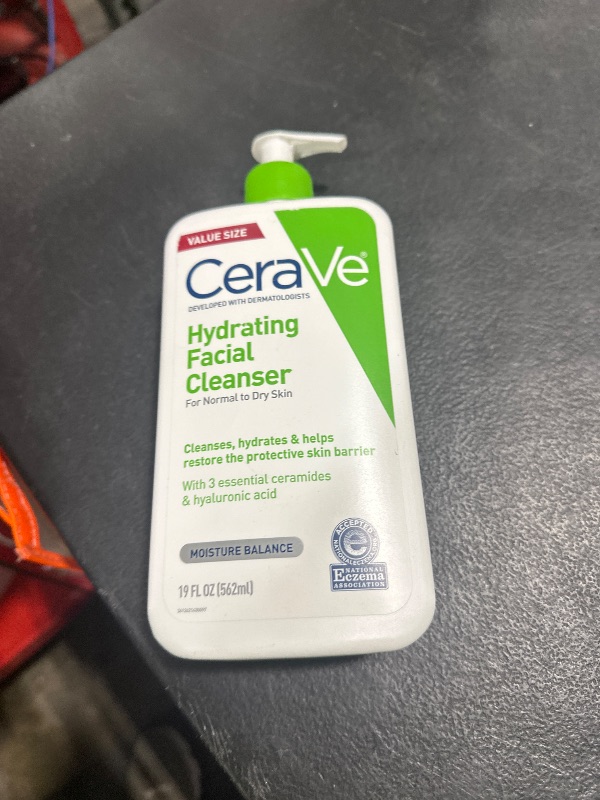 Photo 1 of CeraVe Hydrating Cream To Foam Cleanser, Makeup Remover Face Wash For Dry Skin, Foaming Facial Cleanser With Hyaluronic Acid, Normal To Dry Skin, Fragrance Free & Non Comedogenic, 19 Fluid Ounce