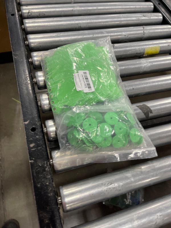 Photo 1 of ZHEQOGZH Blank Ear Tags for Cattle Ear Tags, Hogs, Sheep, Livestock - 100 Pieces (Green)