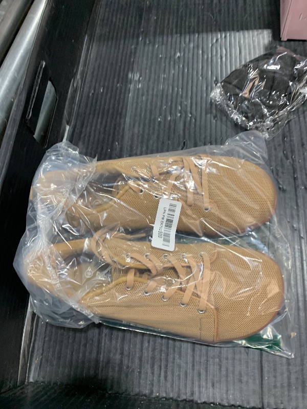 Photo 1 of BUHCFBO SIZE 8 SHOES 