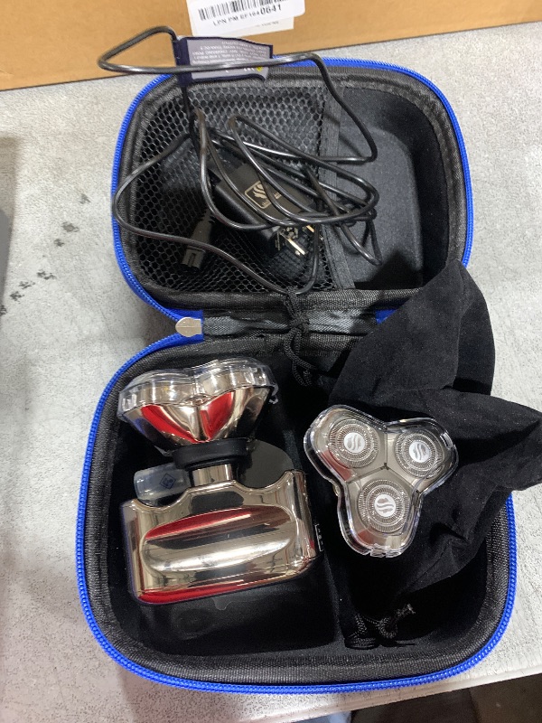 Photo 1 of Skull Shaver - Pitbull Platinum PRO PX5 Head and Face Shaver - with Bonus Blade