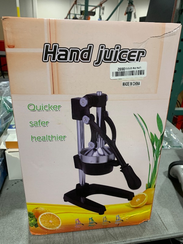 Photo 1 of Gowintech Commercial Heavy Duty Cast Iron Hand Press Manual Orange Citrus Lemon Lime Grapefruit Pomegranate Fruit Juice Squeezer Machine with Stainless Steel Cup White