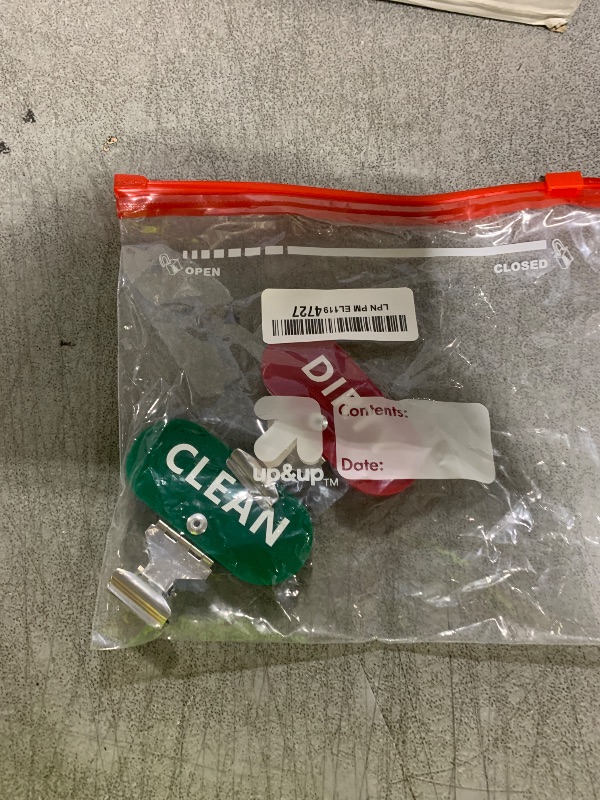 Photo 1 of Laundry Basket Clean & Dirty Labels Red and Green Stainless Steel Clips,Clean Dirty Sign Indicator for Inside The Dishwasher Laundry Basket Tags Guest Bathroom Laundry Room Special Signs (Green red)