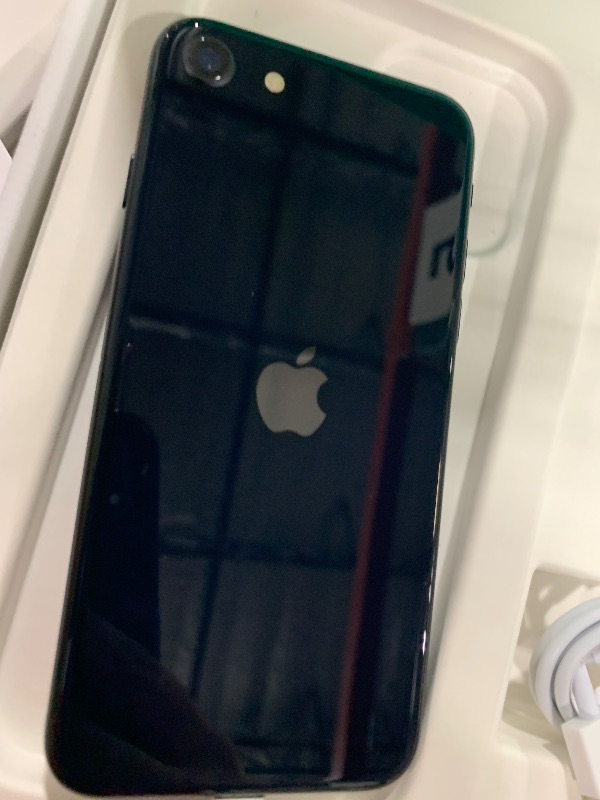 Photo 1 of Apple iPhone SE 3rd Gen, 64GB, Midnight - Unlocked (Renewed Premium)