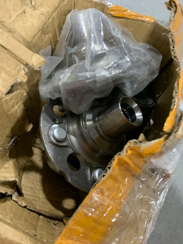 Photo 1 of MOTOKU Rear Wheel Bearing and Hub Assembly for Honda CR-V 2002-2006 Left Driver and Right Passenger Side