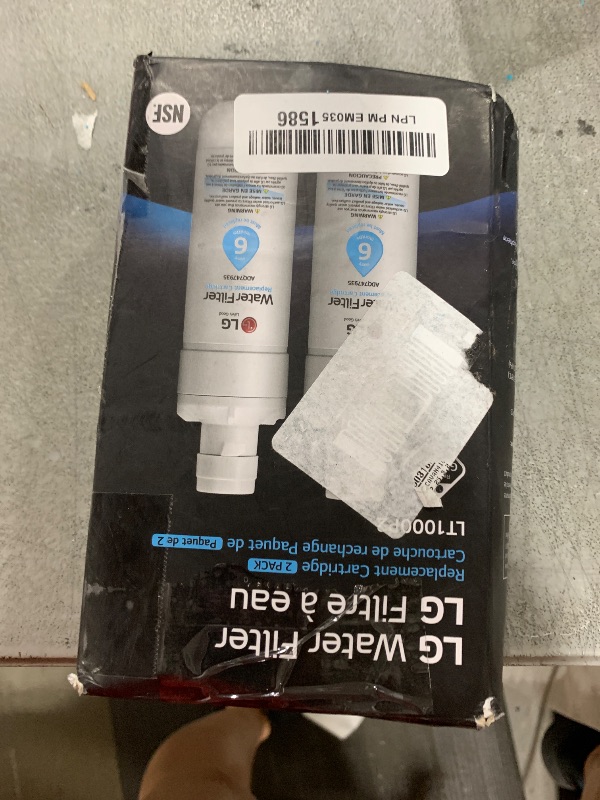 Photo 1 of LG LT1000P2 6-Month / 200 Gallon Refrigerator Replacement Water Filter, Reduces Chlorine, 2 Count (Pack of 1), White.