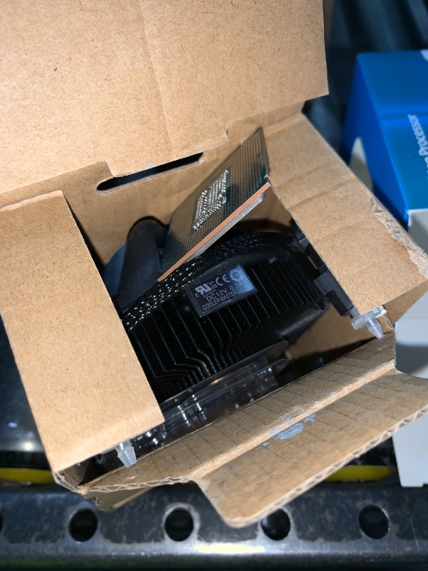 Photo 1 of Intel Core i7-9700K Desktop Processor 8 Cores up to 4.9 GHz Turbo unlocked LGA1151 300 Series 95W