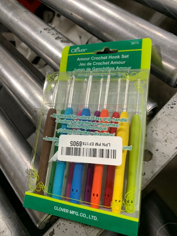 Photo 1 of Clover 3672 Amour Crochet Hook Set, 10 sizes