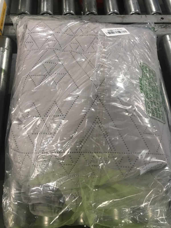 Photo 1 of akkialla Full/Queen Size Quilt Bedding Set,Light Grey Lightweight Microfiber Soft Bedspread,Modern Style Geoetric Pattern Coverlet Set for All Seasons,3 Piece(1 Quilt,2 Pillow Shams)