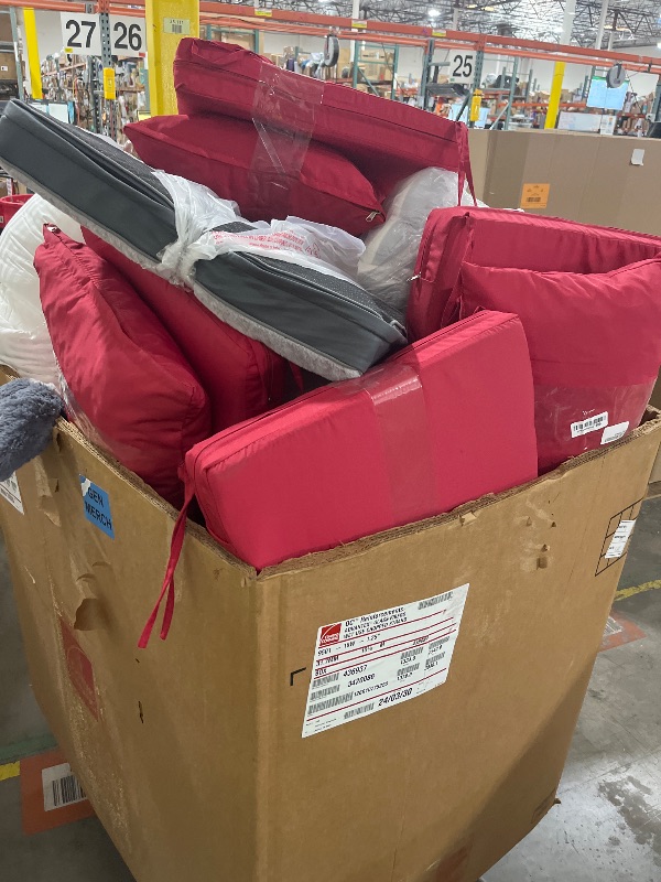 Photo 1 of MISC. LINEN ITEMS BULK LOT --- AS IS FINAL SALE --- ABOUT 20 ITEMS