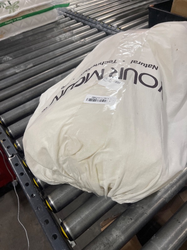 Photo 1 of YOUR MOON Pure Mulberry Silk Comforter Twin Size for All Season,100% Natural Long Strand Silk Fill Duvet, Luxury Bedding, Noiseless Cotton Shell (White)
