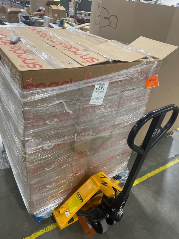 Photo 1 of Frito Lay Flamin' Hot Mix, Variety Pack (Pack of 40), Packaging May Vary entire pallet 54 boxes