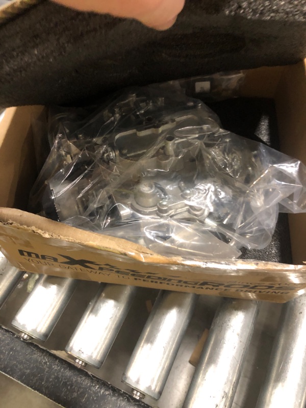 Photo 1 of maXpeedingrods 4 Barrel Carburetor for 1904R 1906R Rochester Quadrajet 4MV for Chevy 305-350c.i Engines 750CFM 1980-1989 Electric Choke