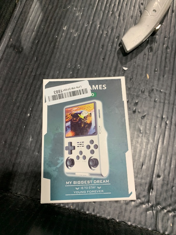 Photo 1 of R40S PRO 30000 in 1 Handheld Game Console, 3.5 inch IPS Screen Retro Game Console, Mini Portable Pocket Arcade 3800mAh 45 simulators 256G TF Card