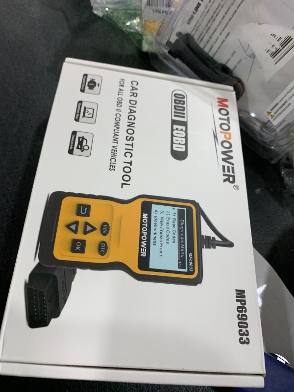 Photo 1 of MOTOPOWER MP69033 Car OBD2 Scanner Code Reader Engine Fault Scanner CAN Diagnostic Scan Tool for All OBD II Protocol Cars Since 1996, Yellow