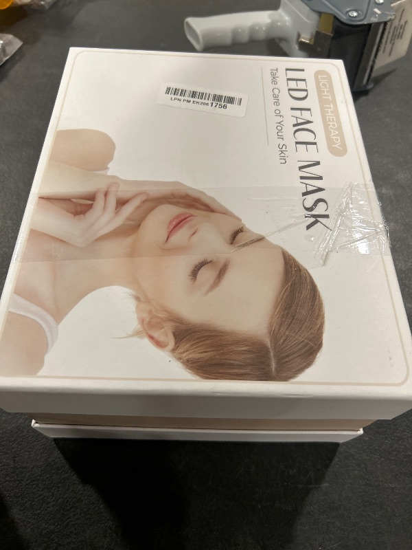 Photo 1 of EVFOFO Led Face Mask Light Therapy, White 1234
