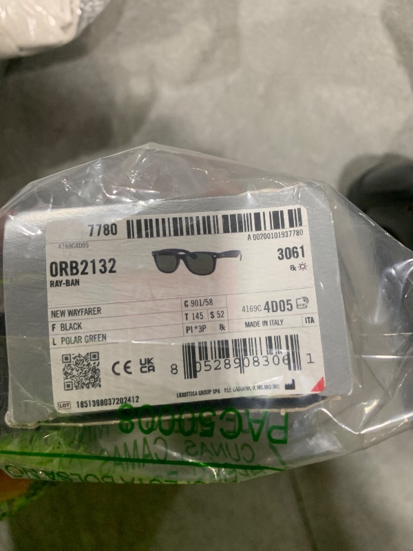 Photo 1 of Ray-Ban New Wayfarer RB2132 2132 901/58 Black RayBan Polarized Sunglasses 52mm