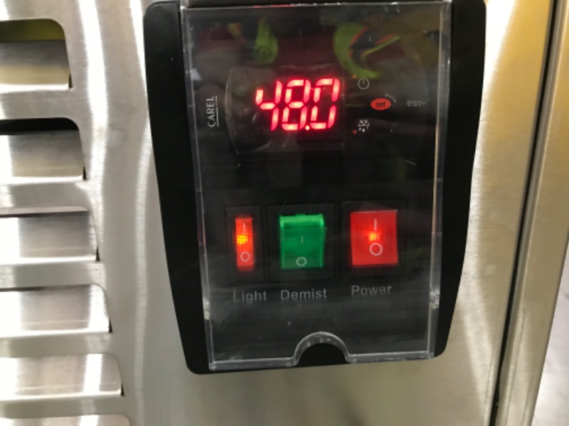Photo 1 of VEVOR Deli Case, 32 Cu.Ft./901L Large Pastry Display Case, 4-Tier Commercial Display Refrigerator with LED Lighting, Downdraft Cooling, Movable with Casters, for Bakery
**TESTED**
CHECK COMMENTS