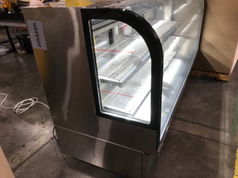 Photo 1 of VEVOR Deli Case, 32 Cu.Ft./901L Large Pastry Display Case, 4-Tier Commercial Display Refrigerator with LED Lighting, Downdraft Cooling, Movable with Casters, for Bakery
**TESTED**
CHECK COMMENTS