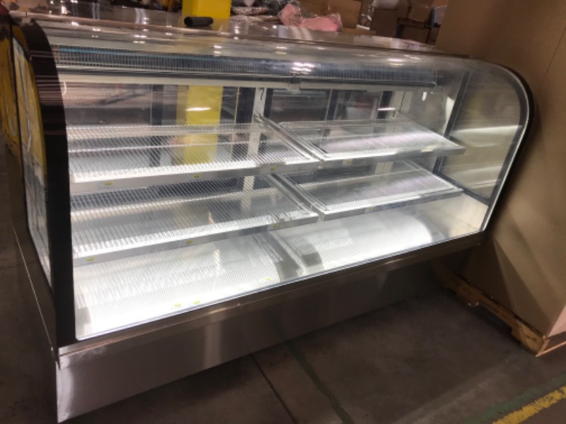 Photo 1 of VEVOR Deli Case, 32 Cu.Ft./901L Large Pastry Display Case, 4-Tier Commercial Display Refrigerator with LED Lighting, Downdraft Cooling, Movable with Casters, for Bakery
**TESTED**
CHECK COMMENTS