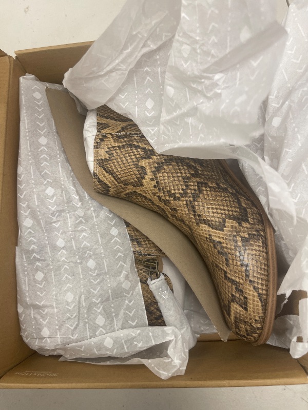 Photo 1 of ZODIAC Womens Val-Western Booties Desert Snake Multi 10 M