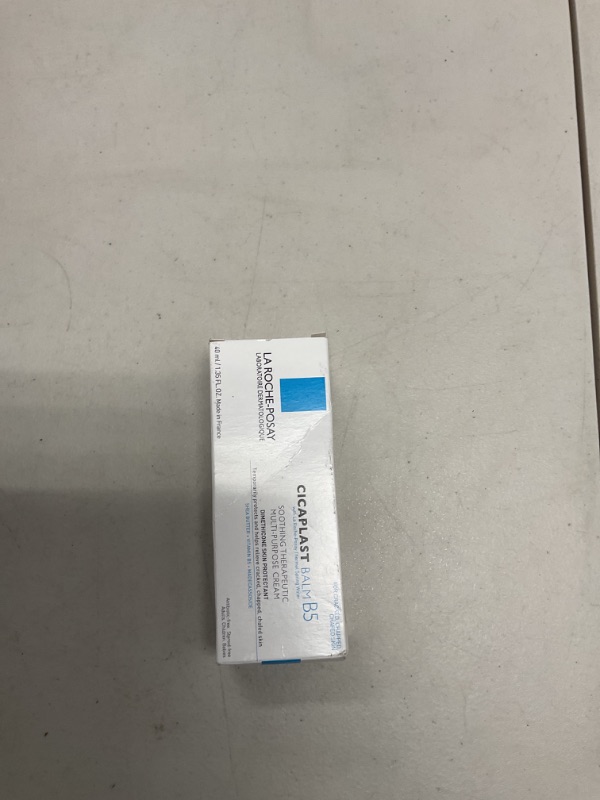 Photo 1 of La Roche Posay Cicaplast Balm Vitamin B5 Soothing Therapeutic Cream for Dry Skin and Irritated Skin - Unscented - 1.35oz
