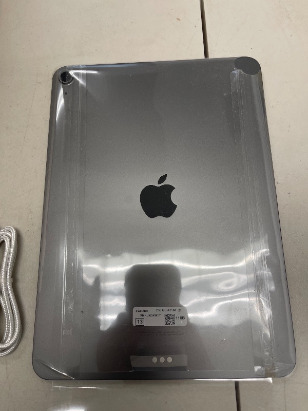 Photo 1 of 2022 Apple iPad Air (10.9-inch, Wi-Fi, 256GB) - Space Gray (Renewed)