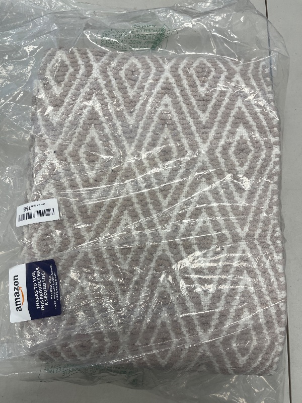 Photo 1 of Chardin home 100% Cotton Diamond 3x5 Area Rug Fully Reversible, Machine Washable, Greyish Beige-White